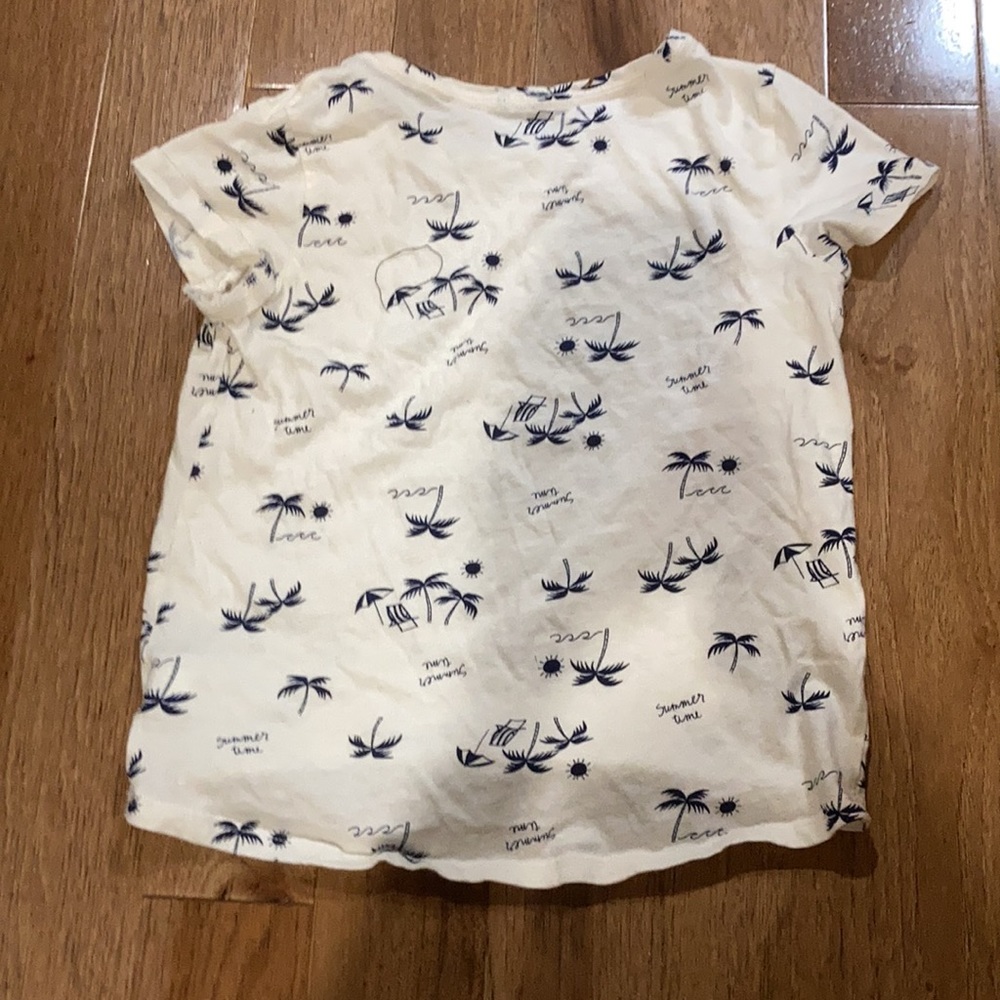 Old Navy Graphic Tee - Picture 2 of 3